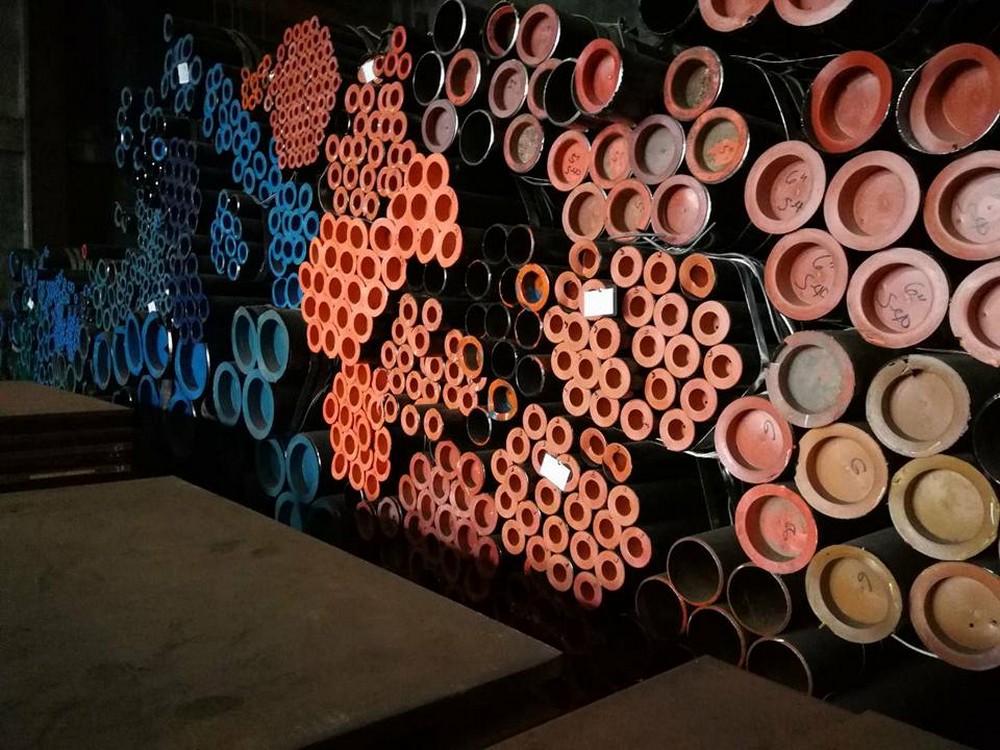 SEAMLESS PIPES SEAMLESS PIPES